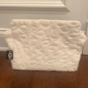 Ugg bedside caddy- never used